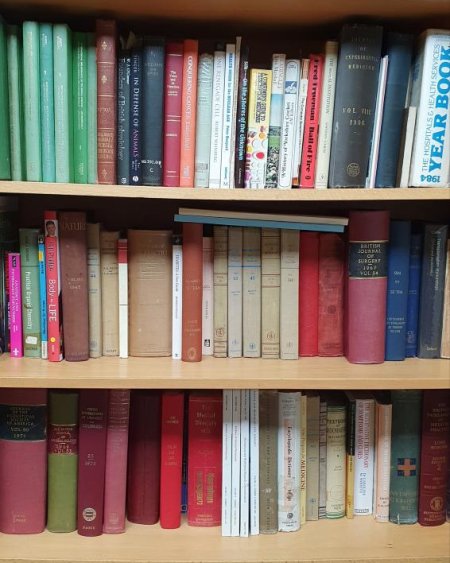 Selection Of Medical Books & Journals £25 per feet